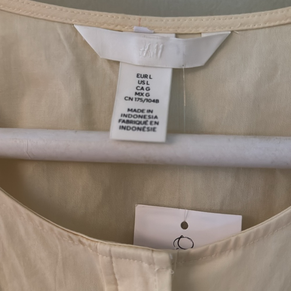 H&M NEW Summer Yellow Elegant Eyelet Dress Size L Embroidered Sleeves - Picture 5 of 9